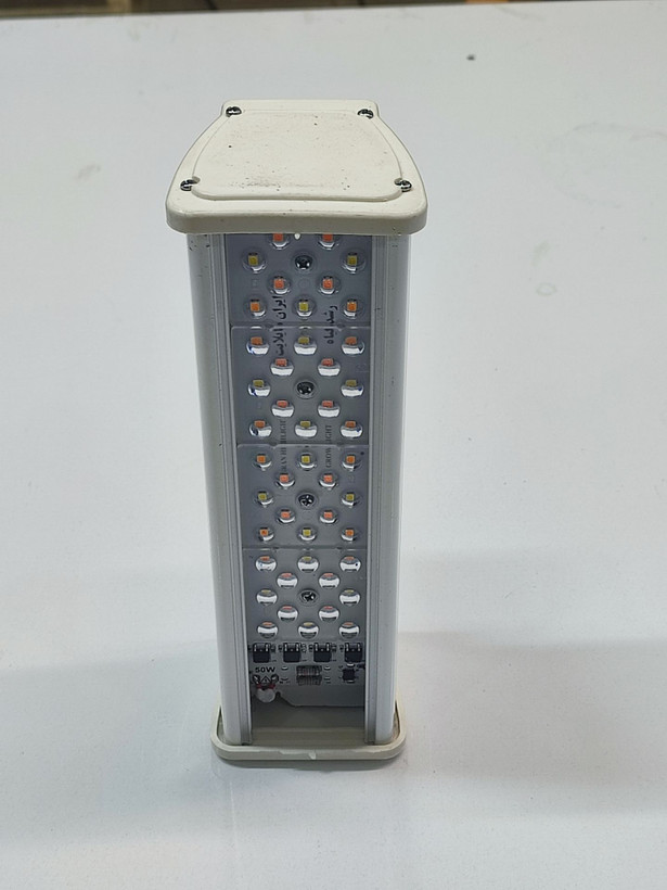 پروژکتور رشد گیاه ۵۰ وات (لامپ رشد گیاه سرپیچ دار )